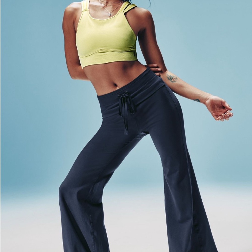 NWT FP Movement by Free People Quick Step Bubble Pants in Midnight Navy.